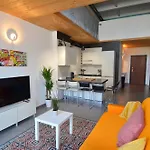Dora Park-Porta Susa Private Parking&Netflix